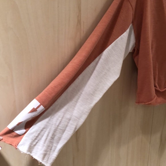 VS Pink Half-Zip Crop Hoodie with Flowy Sleeves - Picture 4 of 6